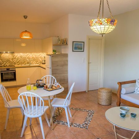 Sirines Apartments باليكاسترون المظهر الخارجي الصورة