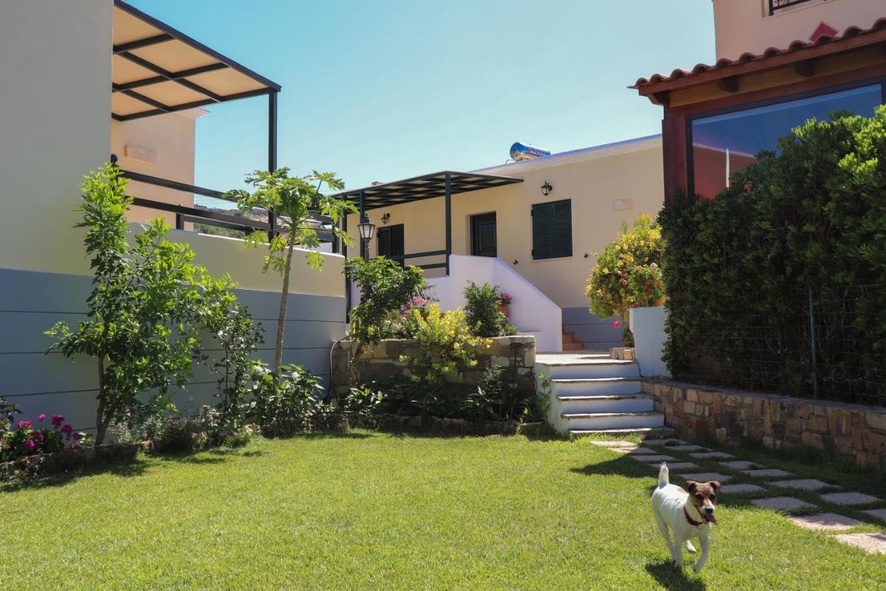 Sirines Apartments باليكاسترون المظهر الخارجي الصورة