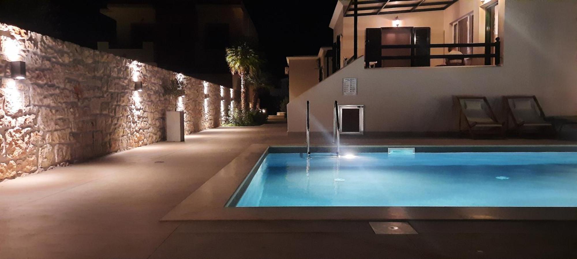 Sirines Apartments باليكاسترون المظهر الخارجي الصورة