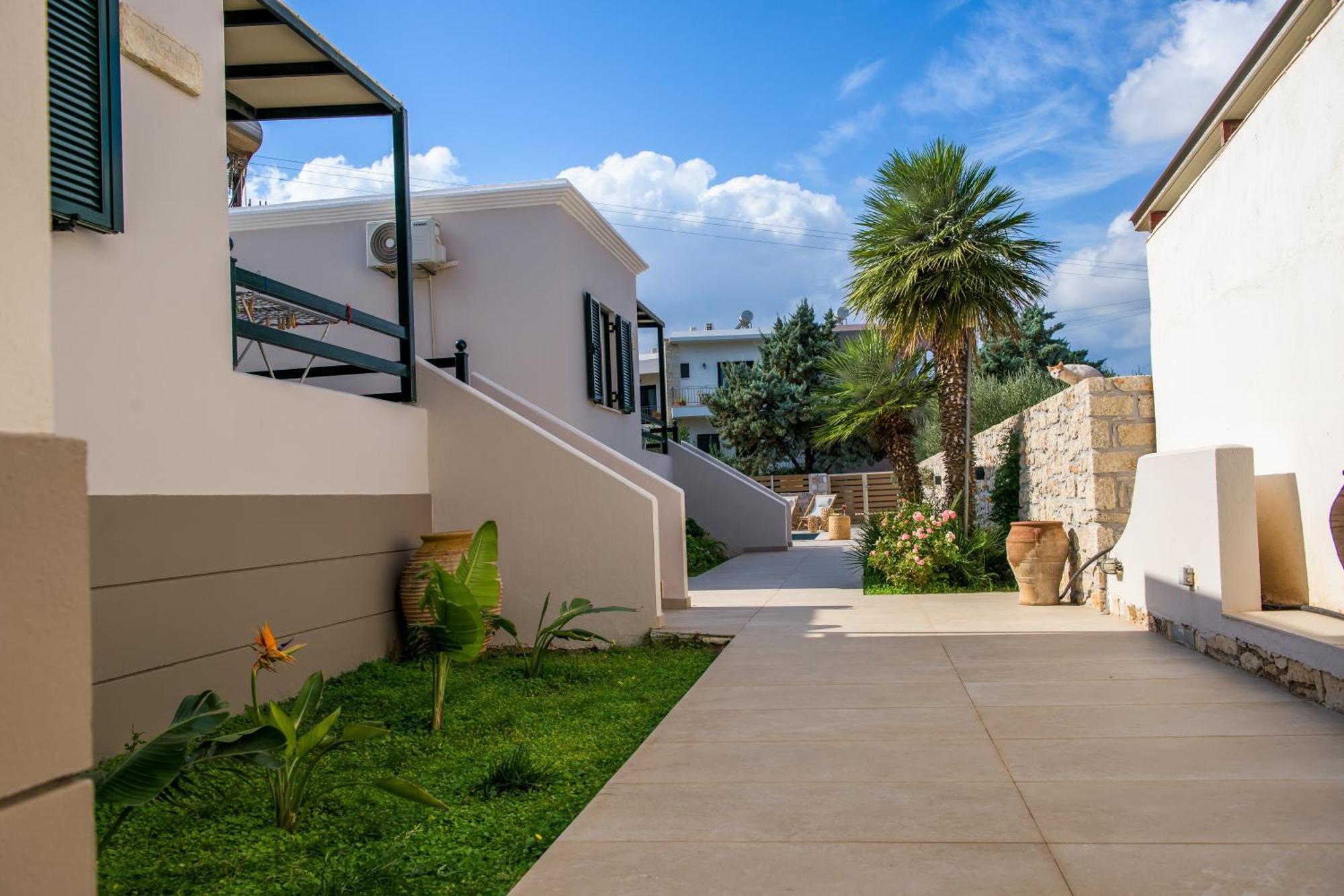 Sirines Apartments باليكاسترون المظهر الخارجي الصورة